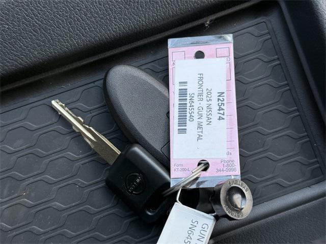 Photo of 2025 Gun Metallic Nissan Frontier