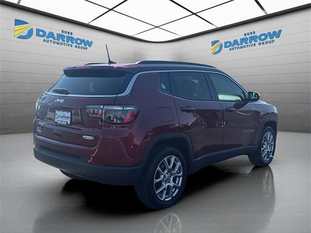 Photo of 2022 Velvet Red Pearlcoat Jeep Compass