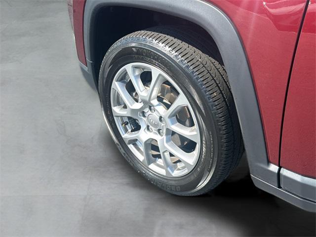 Photo of 2022 Velvet Red Pearlcoat Jeep Compass