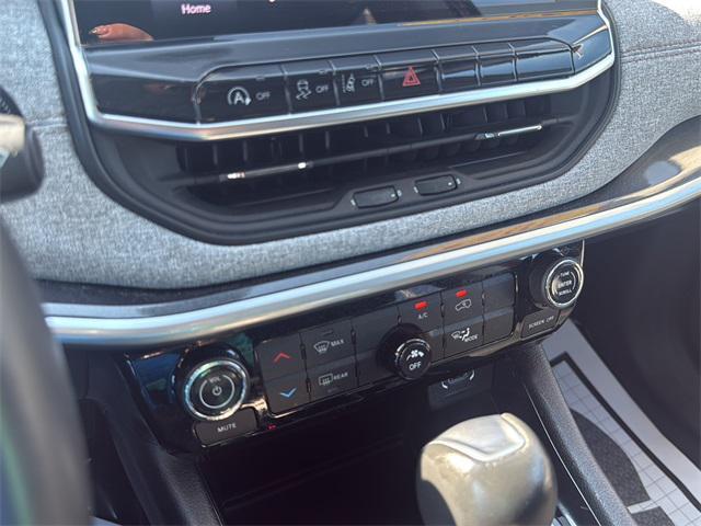 Photo of 2022 Velvet Red Pearlcoat Jeep Compass