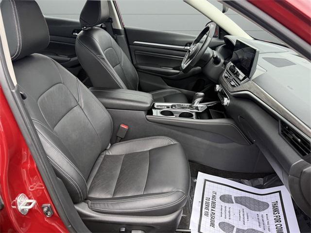 Photo of 2023 Scarlet Ember Tintcoat Nissan Altima