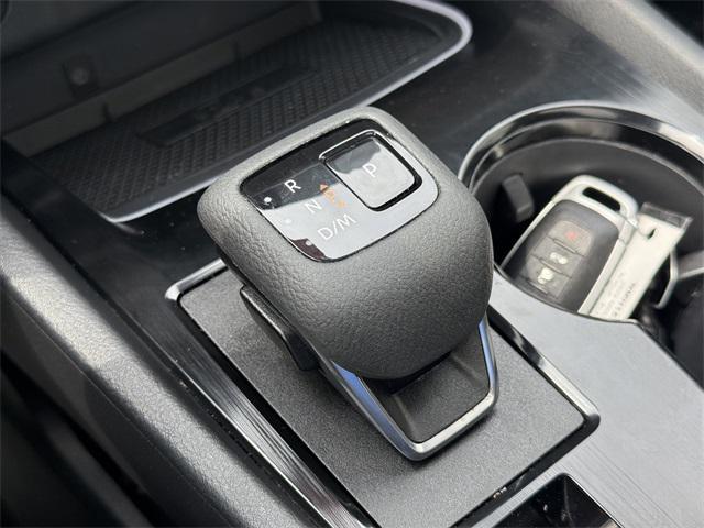 Photo of 2024 Super Black Nissan Rogue