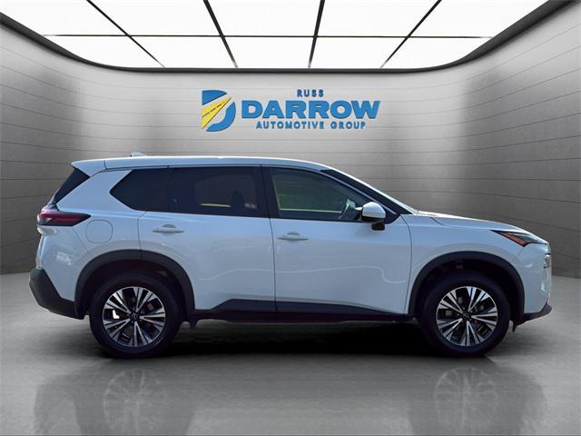 Photo of 2023 Pearl White Tricoat Nissan Rogue