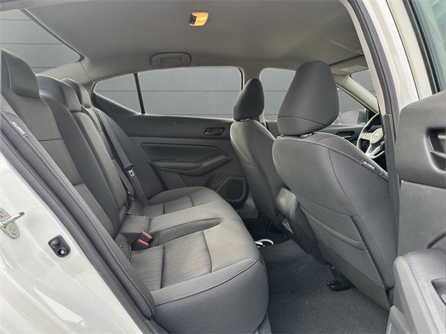 Photo of 2025 Glacier White Nissan Altima