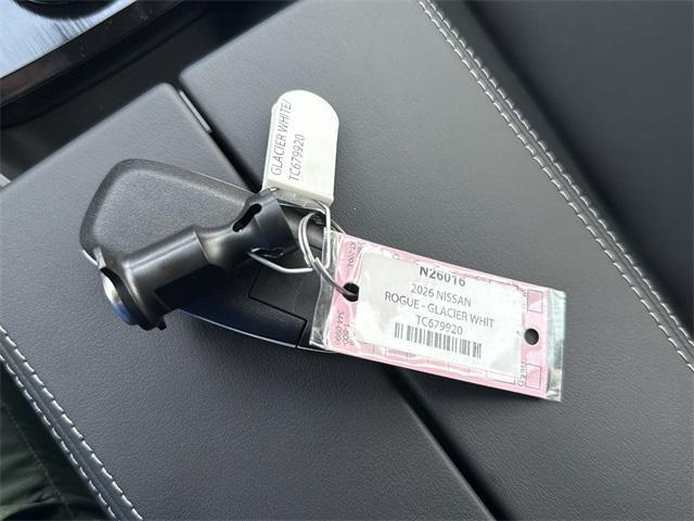 Photo of 2026 Glacier White Nissan Rogue