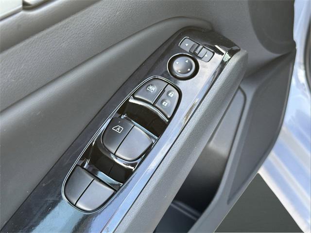 Photo of 2025 Gray Sky Pearl Nissan Altima