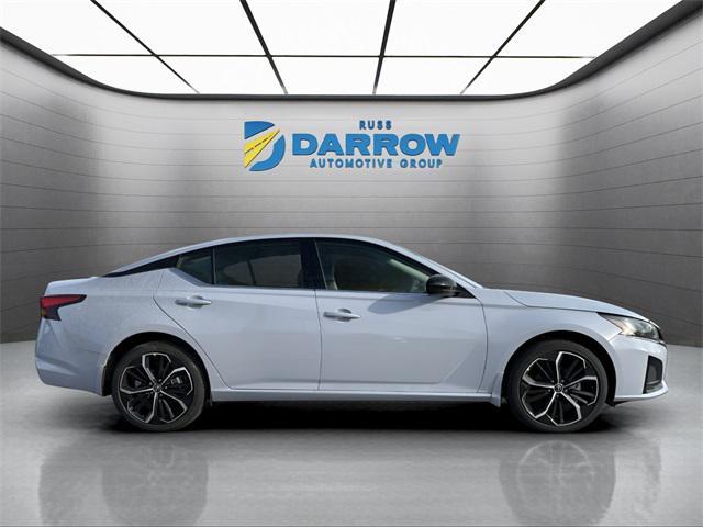 Photo of 2025 Gray Sky Pearl Nissan Altima