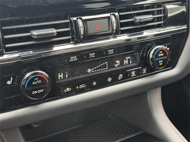Photo of 2025 Super Black Nissan Pathfinder