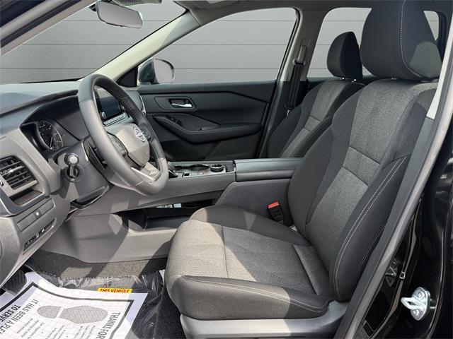 Photo of 2025 Super Black Nissan Rogue