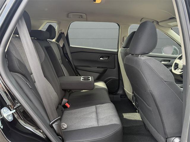 Photo of 2025 Super Black Nissan Rogue