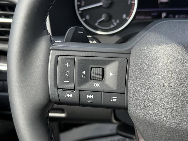Photo of 2025 Super Black Nissan Rogue