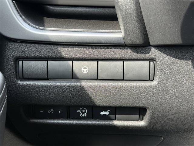 Photo of 2025 Super Black Nissan Rogue