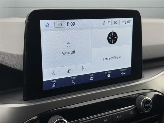 Photo of 2023 Oxford White Ford Escape