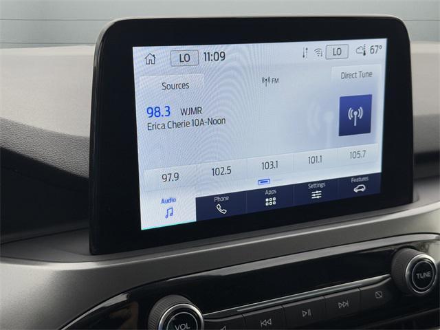 Photo of 2023 Oxford White Ford Escape