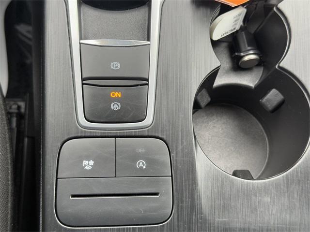 Photo of 2023 Oxford White Ford Escape