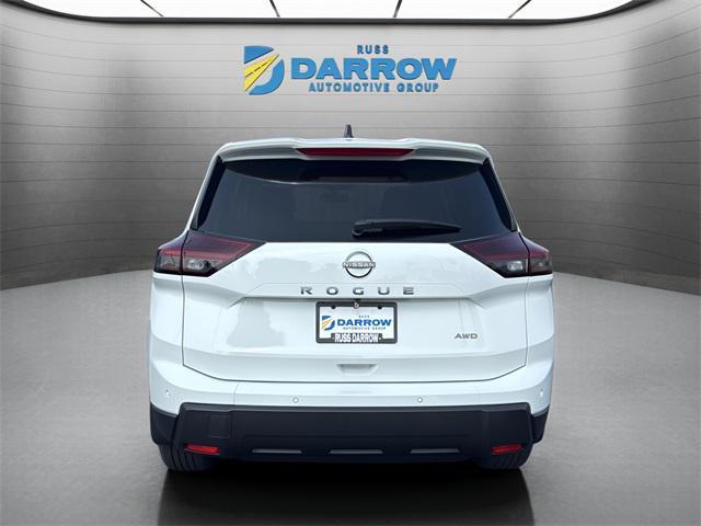 Photo of 2026 Glacier White Nissan Rogue