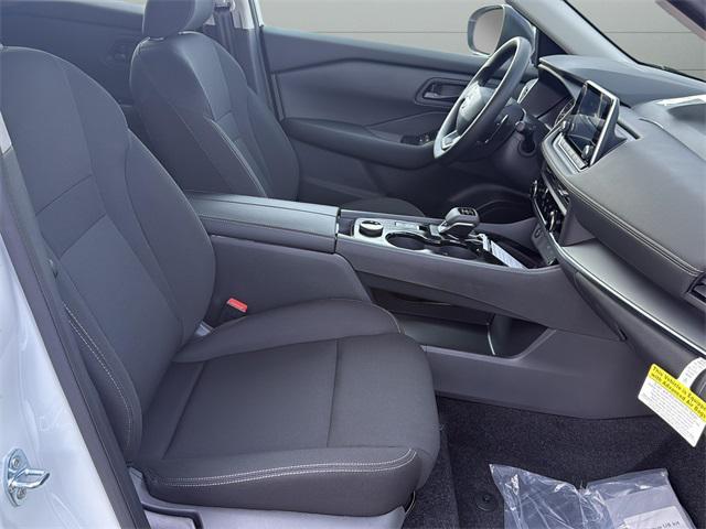 Photo of 2026 Glacier White Nissan Rogue