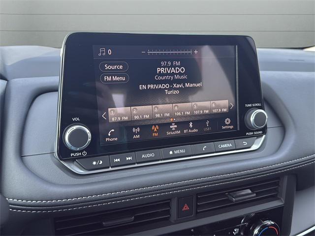 Photo of 2026 Glacier White Nissan Rogue