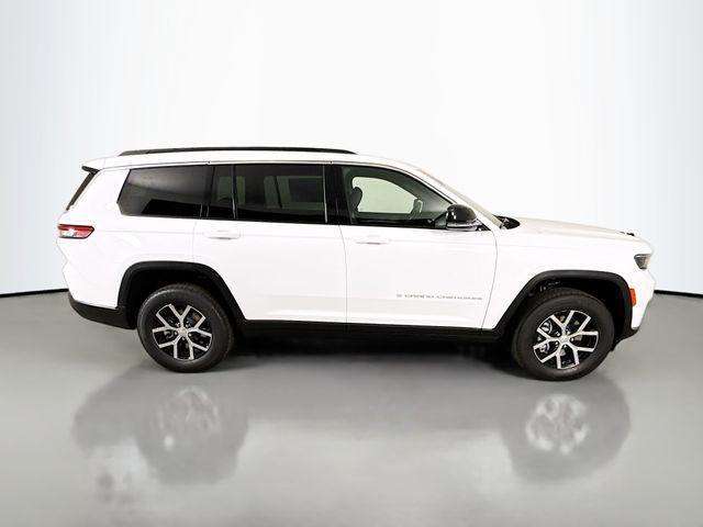 Photo of 2025 Bright White Clearcoat Jeep Grand Cherokee L