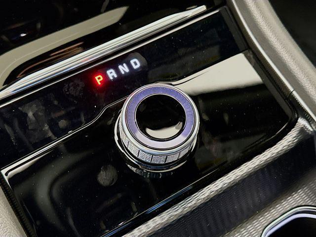 Photo of 2025 Diamond Black Crystal Pearlcoat Jeep Grand Cherokee L