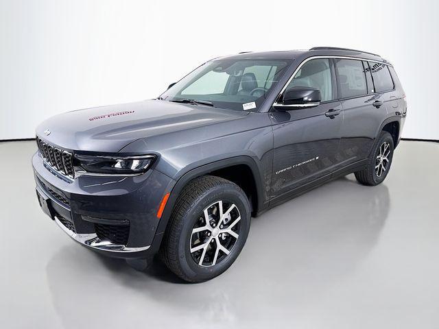 Photo of 2025 Baltic Gray Metallic Clearcoat Jeep Grand Cherokee L