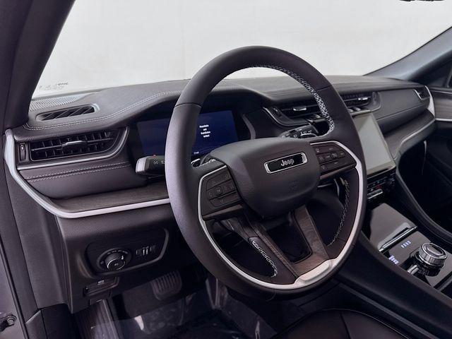 Photo of 2025 Baltic Gray Metallic Clearcoat Jeep Grand Cherokee L