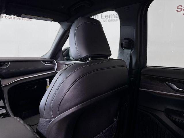 Photo of 2025 Baltic Gray Metallic Clearcoat Jeep Grand Cherokee L
