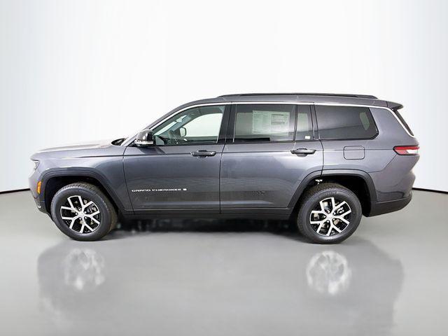 Photo of 2025 Baltic Gray Metallic Clearcoat Jeep Grand Cherokee L