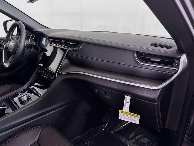 Photo of 2025 Baltic Gray Metallic Clearcoat Jeep Grand Cherokee L