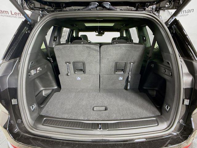 Photo of 2025 Diamond Black Crystal Pearlcoat Jeep Grand Cherokee L