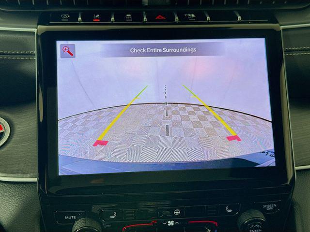Photo of 2025 Diamond Black Crystal Pearlcoat Jeep Grand Cherokee L