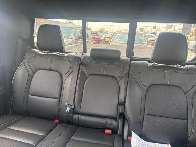 Photo of 2022 Diamond Black Crystal Pearlcoat RAM 1500