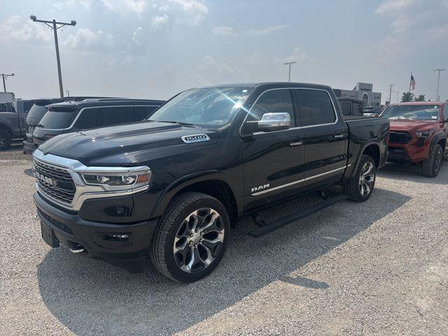 Photo of 2022 Diamond Black Crystal Pearlcoat RAM 1500