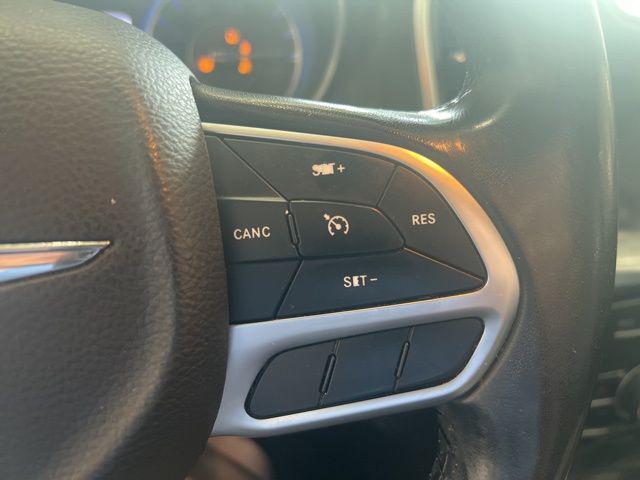 Photo of 2019 Ceramic Grey Clearcoat Chrysler 300