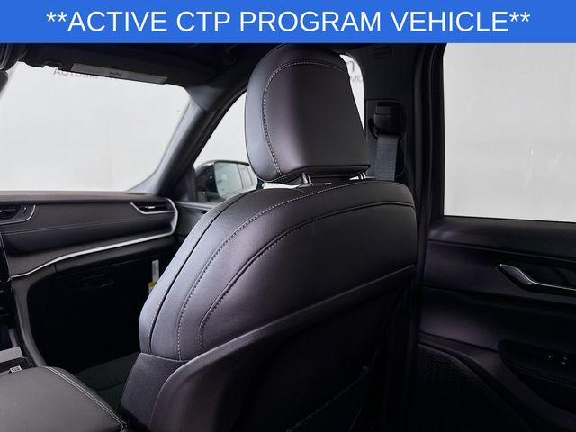 Photo of 2025 Silver Zynith Jeep Grand Cherokee L