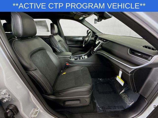 Photo of 2025 Silver Zynith Jeep Grand Cherokee L