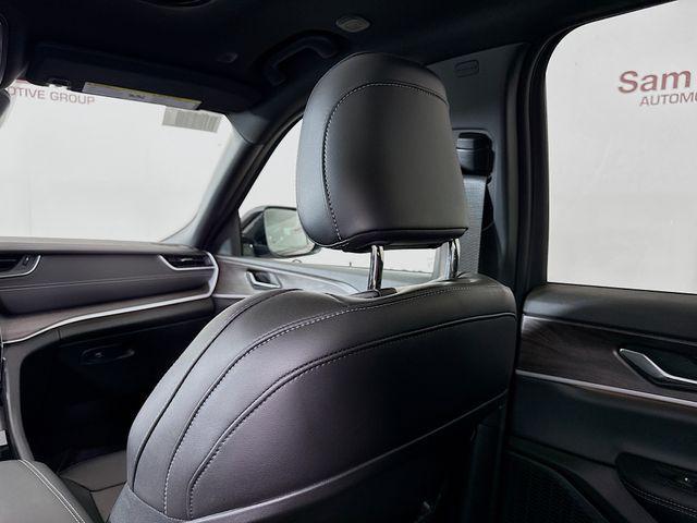 Photo of 2025 Velvet Red Pearlcoat Jeep Grand Cherokee L