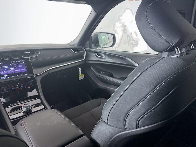 Photo of 2025 Bright White Clearcoat Jeep Grand Cherokee L