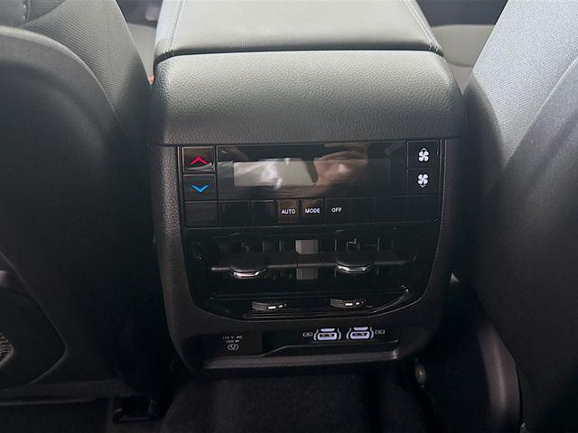 Photo of 2025 Bright White Clearcoat Jeep Grand Cherokee L