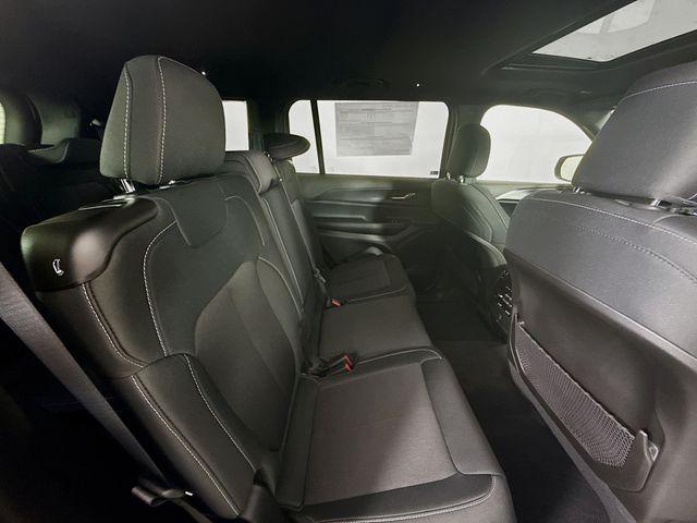 Photo of 2025 Bright White Clearcoat Jeep Grand Cherokee L