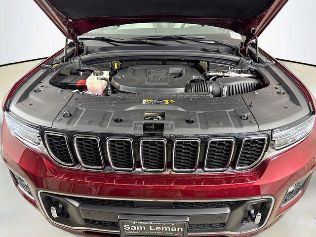 Photo of 2021 Velvet Red Pearlcoat Jeep Grand Cherokee L