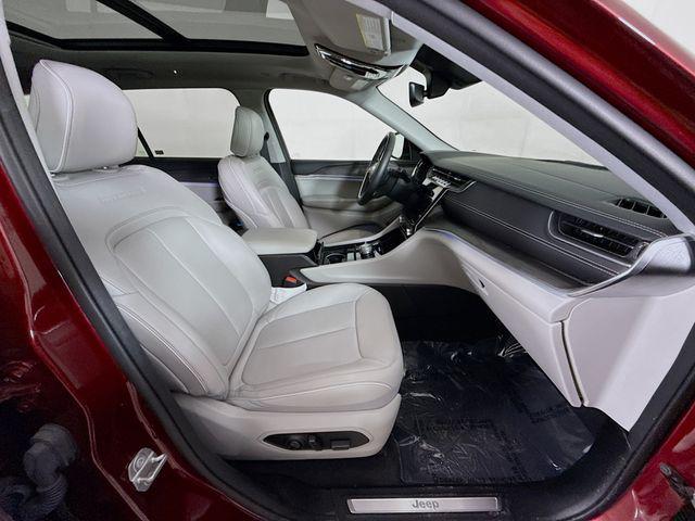 Photo of 2021 Velvet Red Pearlcoat Jeep Grand Cherokee L