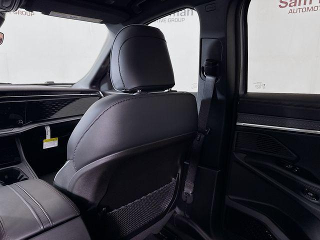 Photo of 2025 Silver Zynith Clearcoat Jeep Wagoneer S