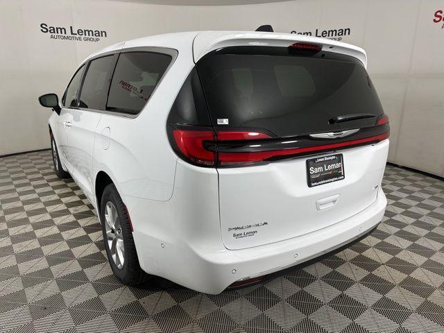 Photo of 2025 Bright White Clearcoat Chrysler Pacifica