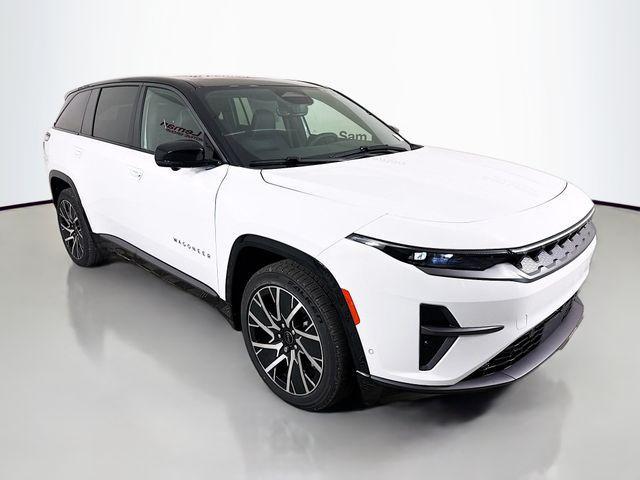 Photo of 2025 Bright White Clearcoat Jeep Wagoneer S