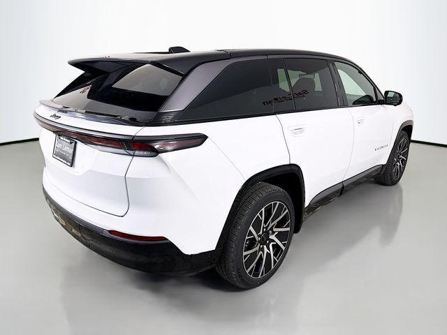 Photo of 2025 Bright White Clearcoat Jeep Wagoneer S