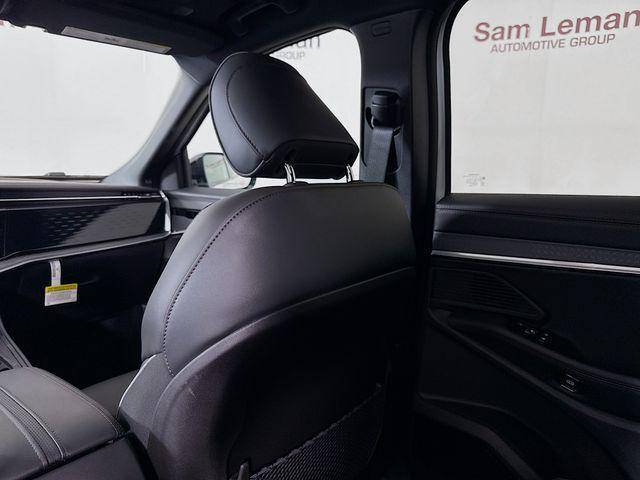Photo of 2025 Bright White Clearcoat Jeep Wagoneer S