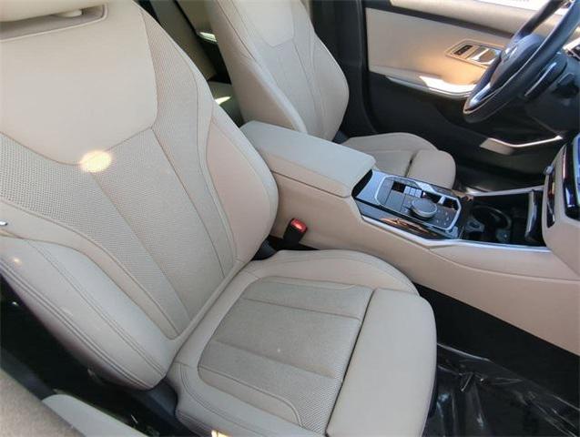 Photo of 2024 Phytonic Blue Metallic BMW 330