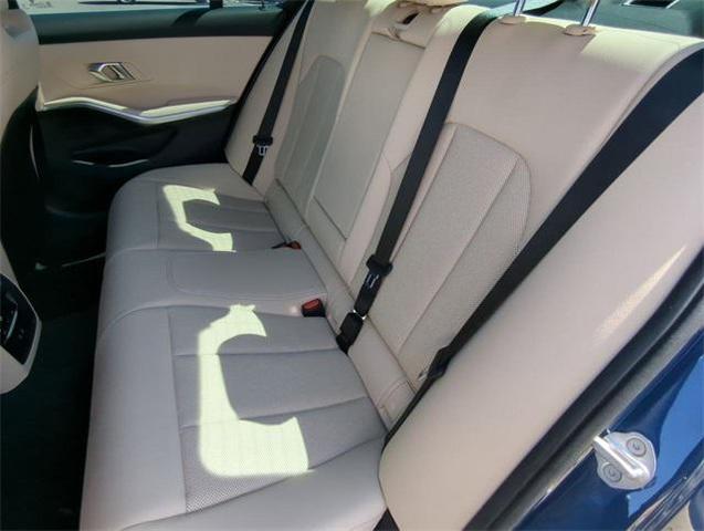 Photo of 2024 Phytonic Blue Metallic BMW 330