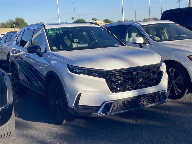 Photo of 2025 Platinum White Pearl Honda CR-V Hybrid